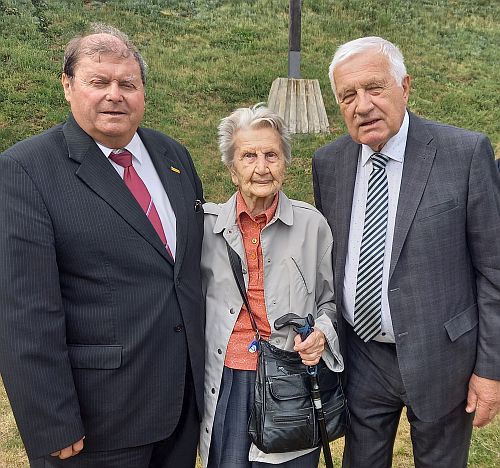 kobylisy_s_klausem.jpg