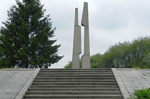 milin_pamatnik_1.jpg